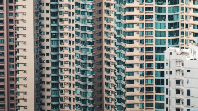 香港室內設計：從空間限制到美學實現的轉變之道